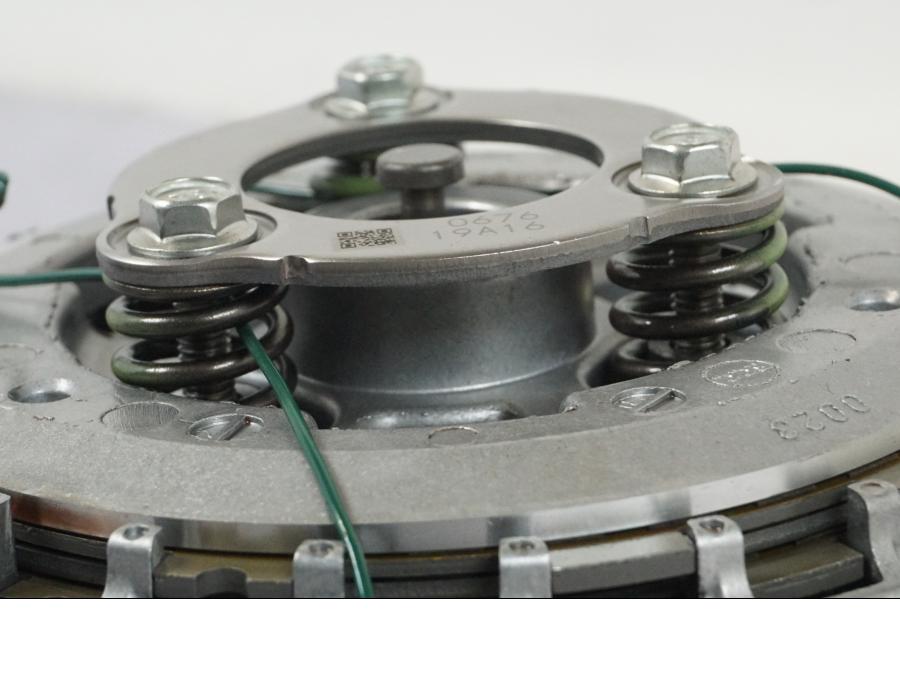 Baksidan på Kopplingskorg från en Kawasaki Z 900 -2019 motorcykel.