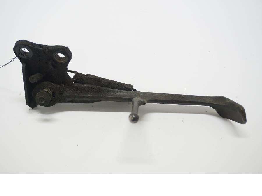 Framsidan på Sidostöd från en Honda VTR 1000 F -2005 motorcykel.