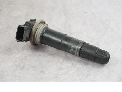 Vänster sida på Tändspole från en Buell 1125 R -2008 motorcykel.