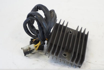 Höger sida på Likriktare från en Kawasaki VN 1500 Mean Streak -2002 motorcykel.