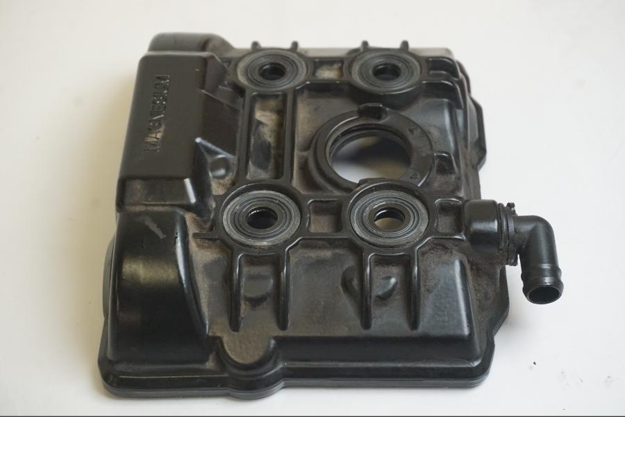 Höger sida på Ventilkåpa från en KTM 1190 Adventure -2015 motorcykel.