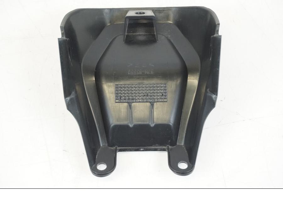 Vänster sida på Instrumentkåpa från en Yamaha MT-09 -2021 motorcykel.