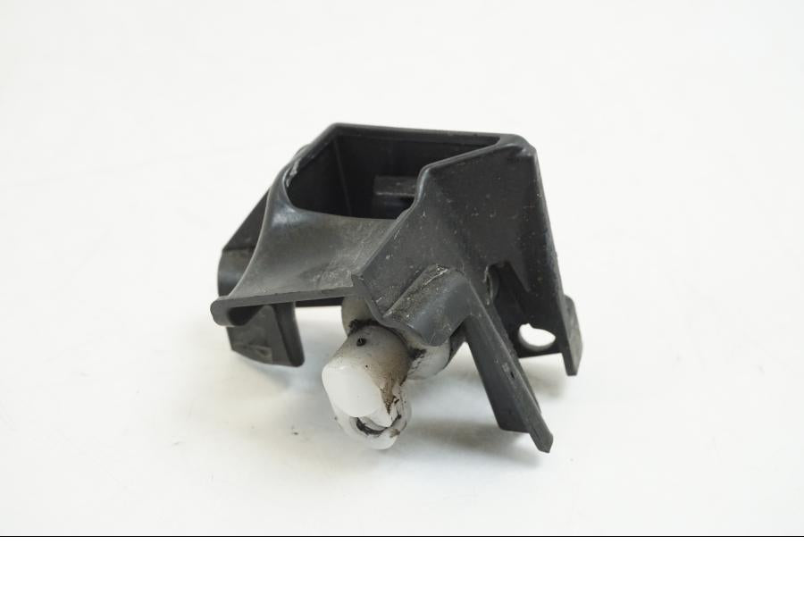 Höger sida på Sadellåsmekanism från en Honda CB 650 F Hornet -2017 motorcykel.