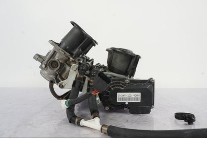 Baksidan på Spjällhus från en Honda VFR 1200 -2010 motorcykel.