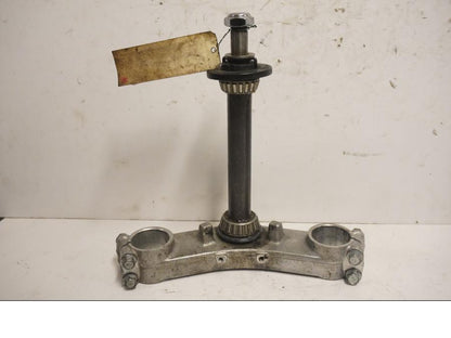 Framsidan på Gaffelkrona från en Kawasaki ZR-7 -2002 motorcykel.