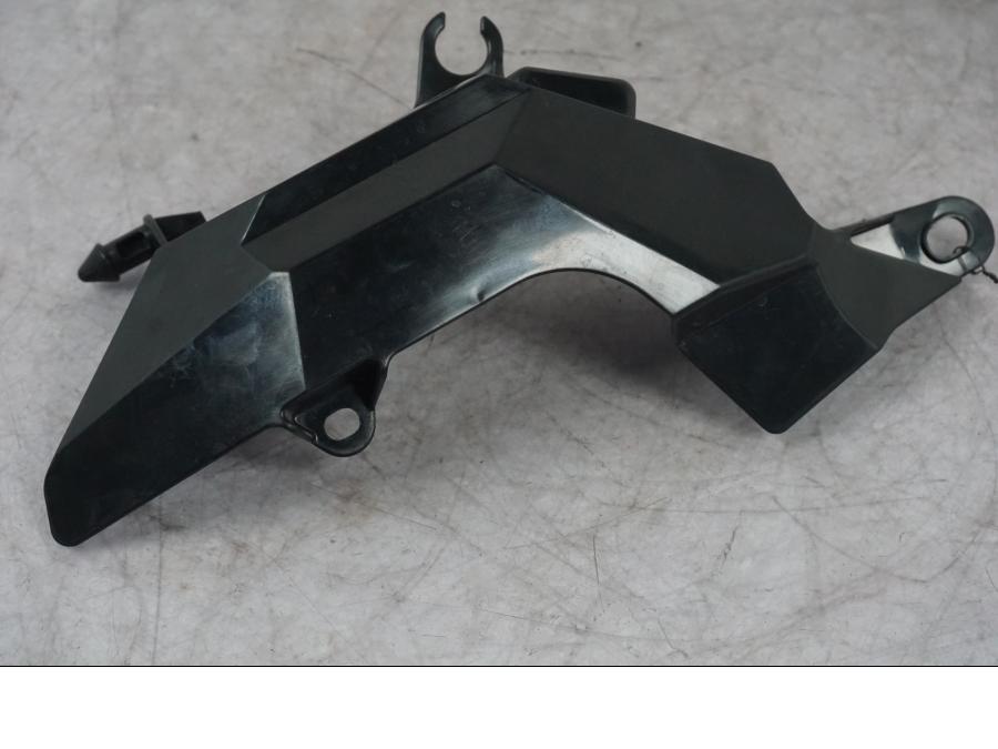 Framsidan på Vattenkylfläkt från en Yamaha MT-09 -2024 motorcykel.