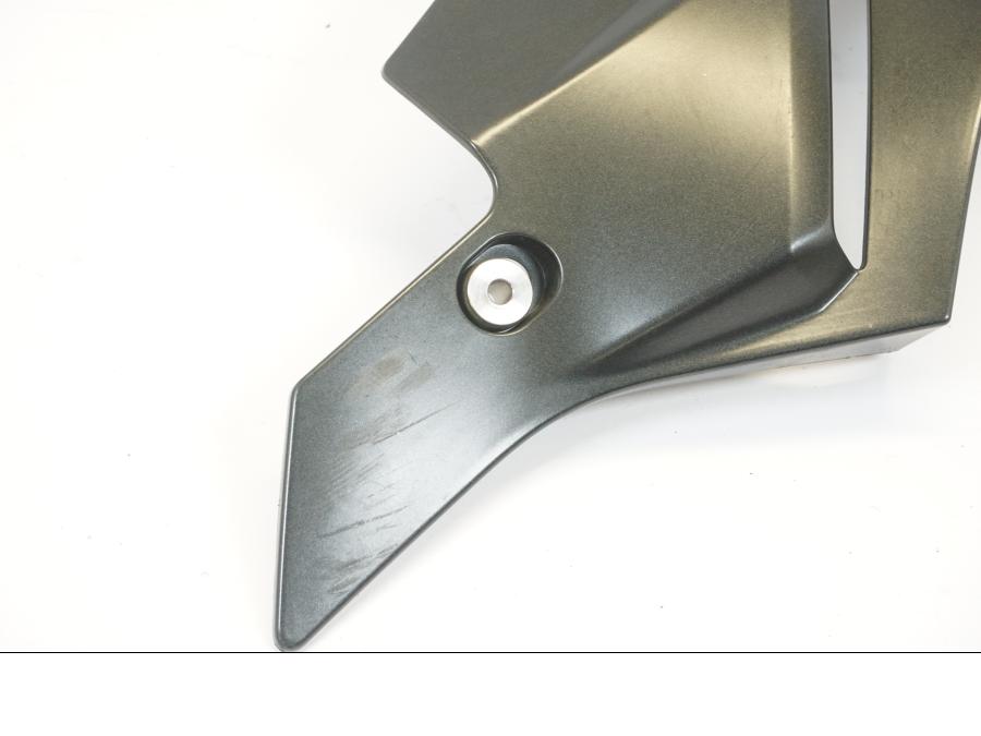 Snett uppifrån på Magkåpa från en BMW S 1000 RR -2011 motorcykel.