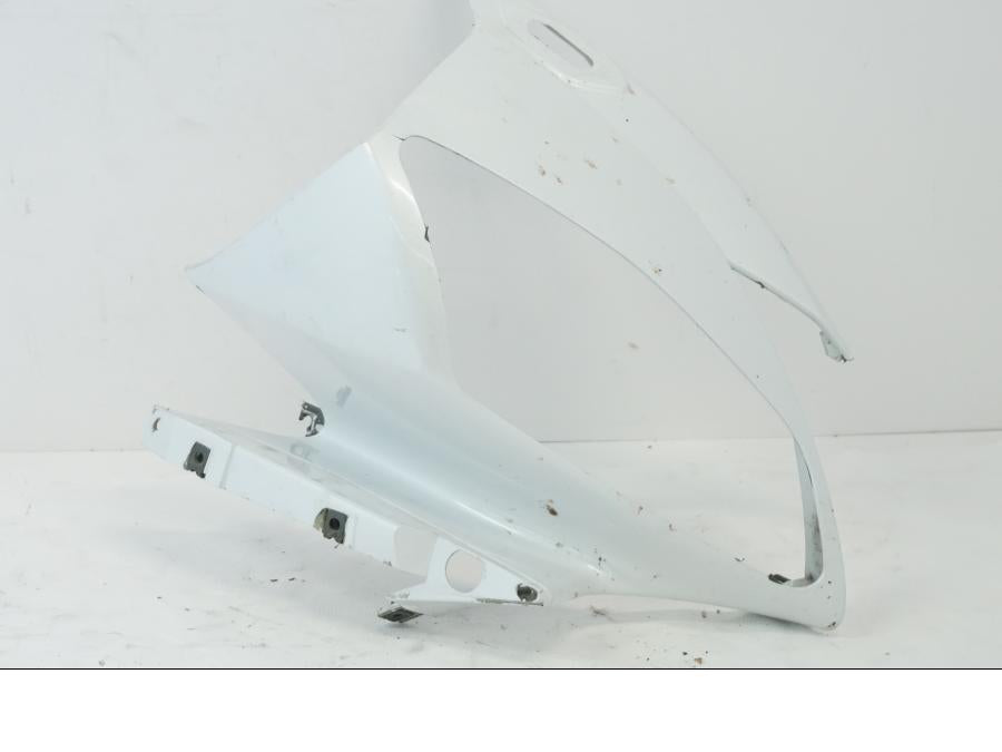 Framsidan på Toppkåpa från en Yamaha YZF R6 -2006 motorcykel.