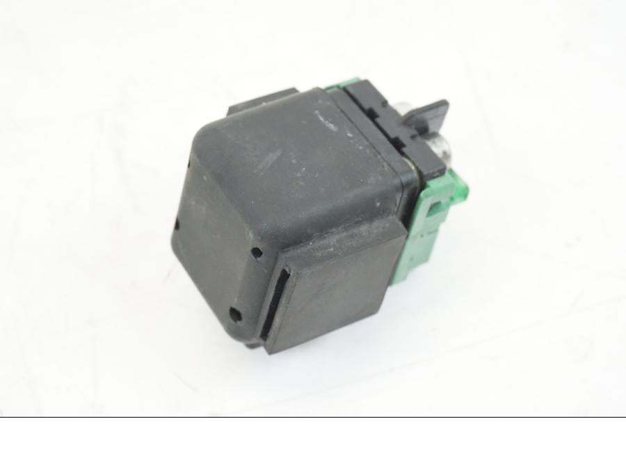 Vänster sida på Startrelä från en Honda CB 600 F -2008 motorcykel.