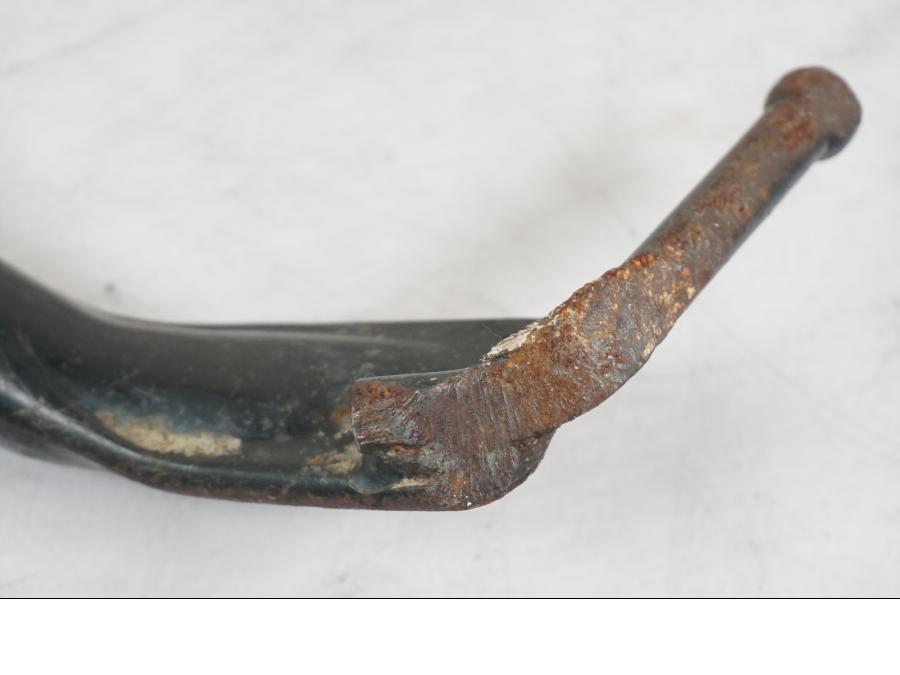 Baksidan på Sidostöd från en Suzuki SV 650 -1999 motorcykel.