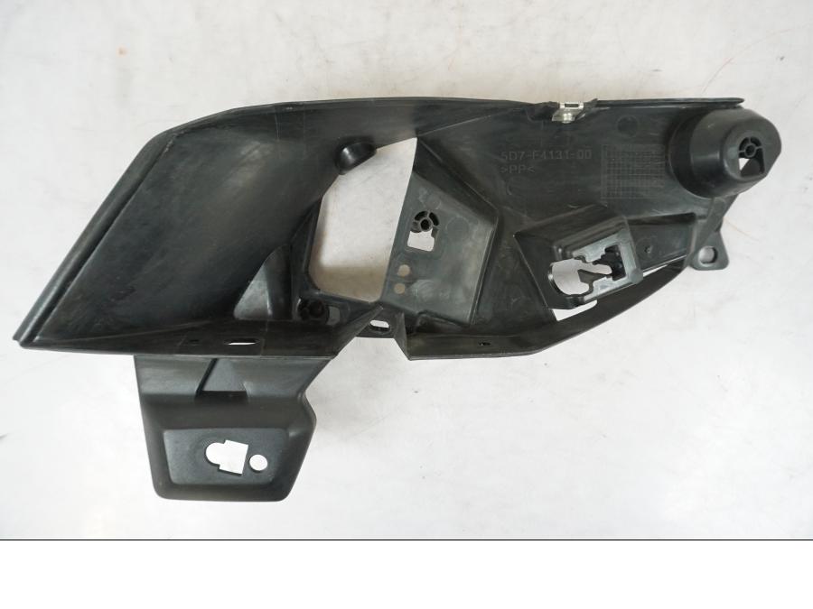 Framsidan på Sidkåpa från en Yamaha MT 125 -2017 motorcykel.