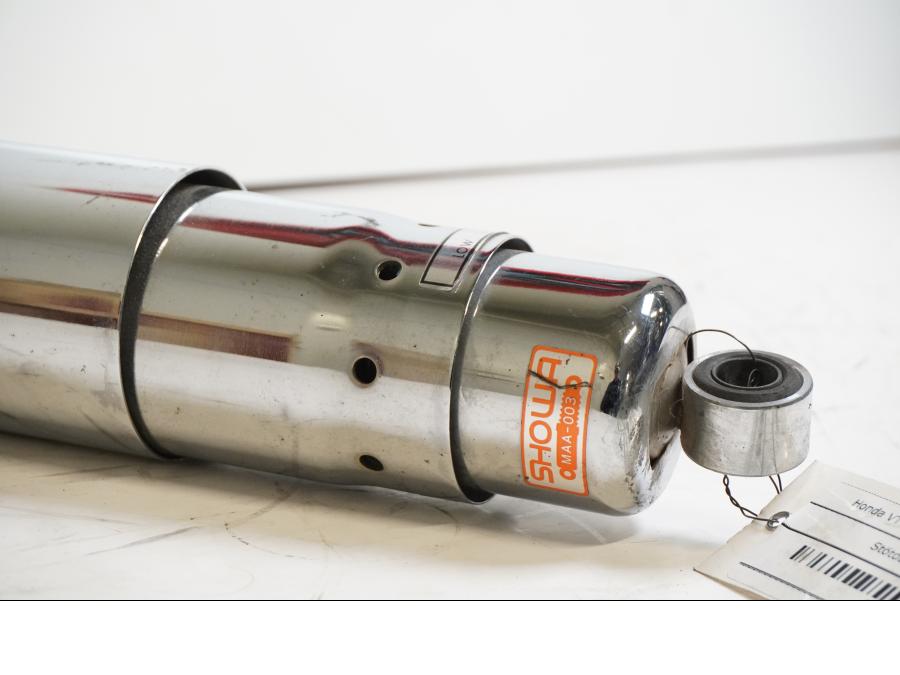 Baksidan på Stötdämpare från en Honda VT 1100 C -1995 motorcykel.