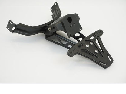 Vänster sida på Skylthållare från en Triumph Daytona 675 -2010 motorcykel.