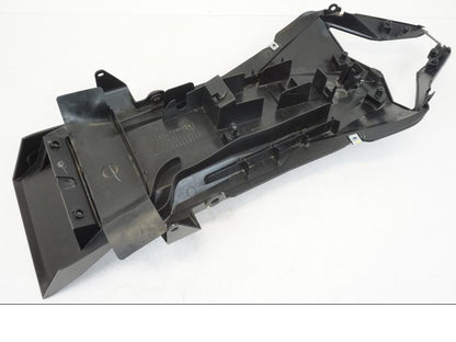 Framsidan på Undertail från en Kawasaki NINJA 400 -2020 motorcykel.