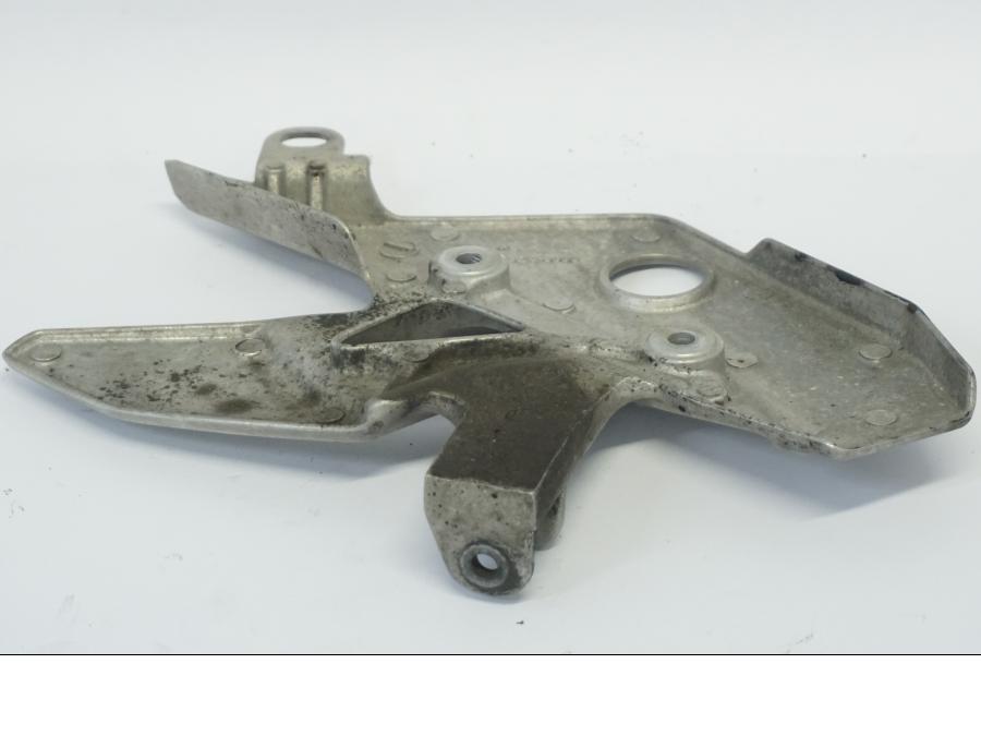 Extrabild1 på Fotpinnefäste från en Honda CB 500 X -2015 motorcykel.