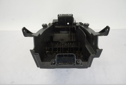 Snett uppifrån på Batterihållare från en BMW S 1000 XR -2019 motorcykel.