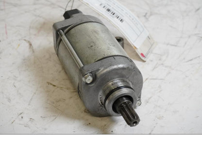 Framsidan på Startmotor från en Honda CB 600 Hornet -2007 motorcykel.