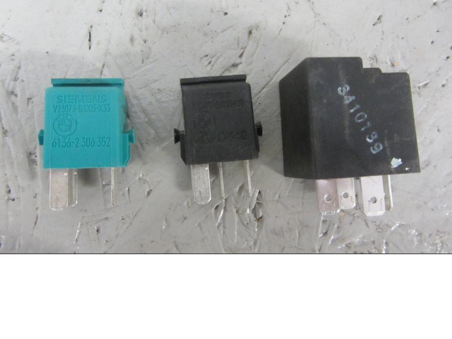 Baksidan på Relä från en BMW R 1200 C -2002 motorcykel.