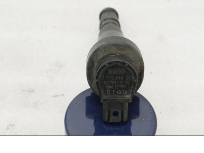 Baksidan på Tändspole från en BMW F 800 R -2011 motorcykel.