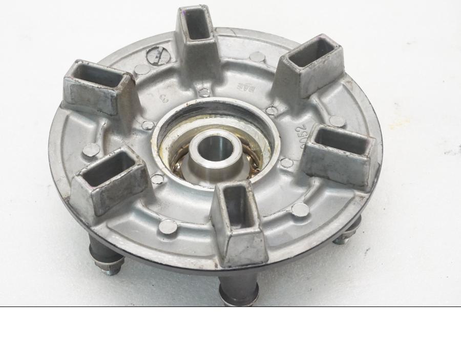 Baksidan på Drevfäste från en Kawasaki Z 400 -2020 motorcykel.