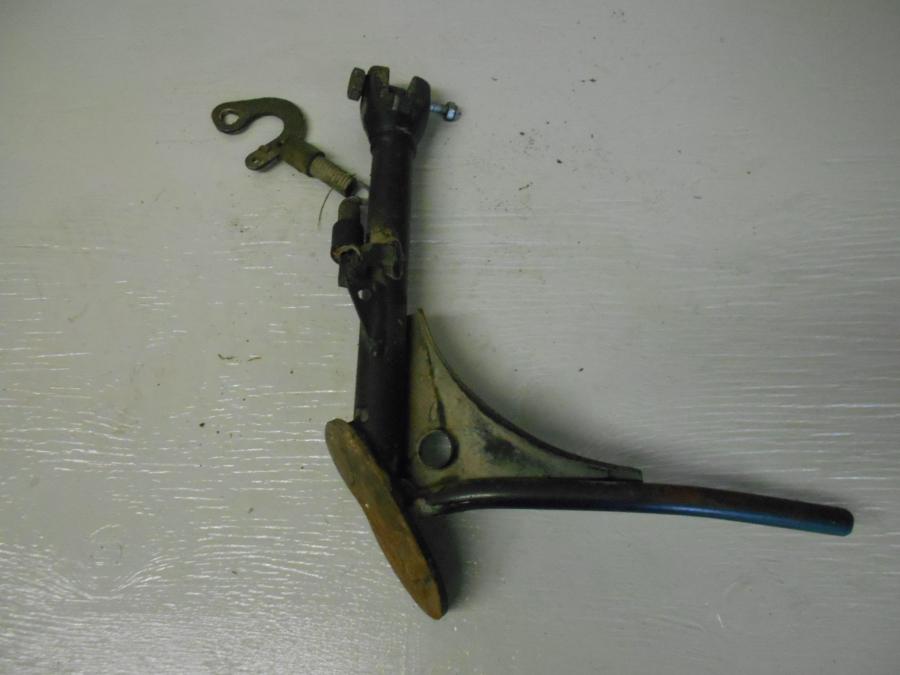 Baksidan på Sidostöd från en BMW K 1200 LT -2007 motorcykel.