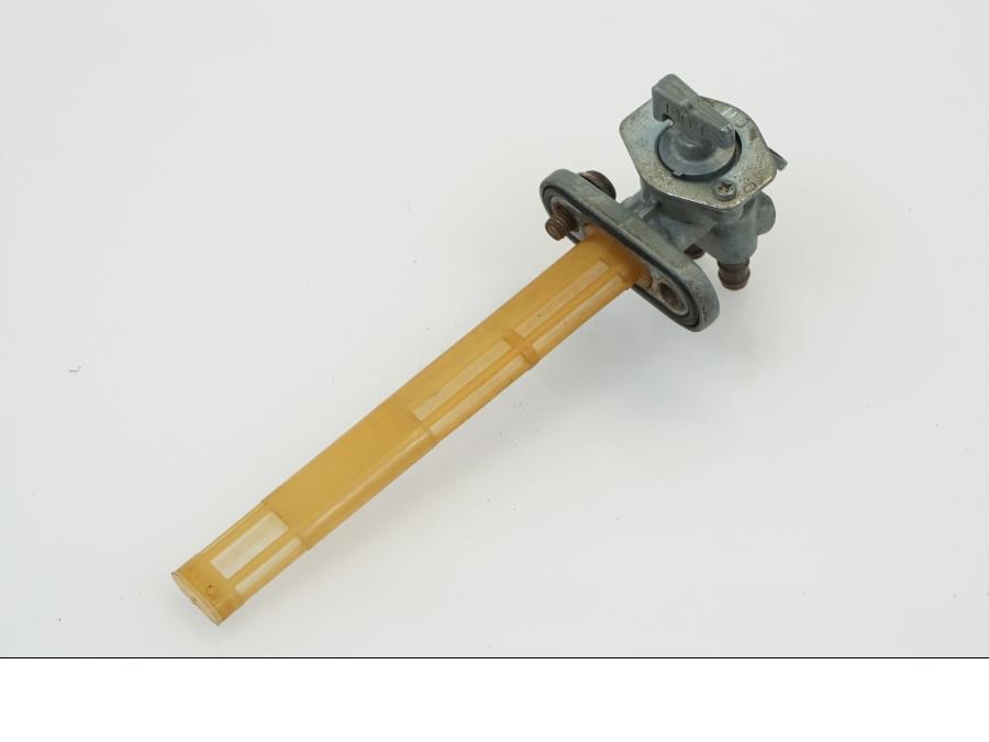 Baksidan på Bensinkran från en Yamaha FZR 1000 -1988 motorcykel.