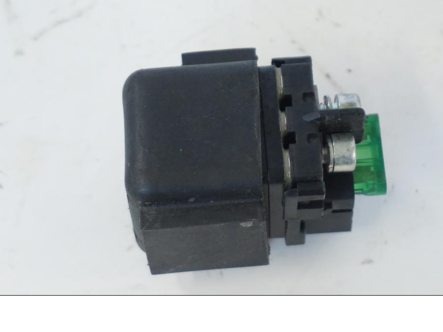 Extrabild1 på Startrelä från en Honda SH 300 A -2011 scooter.