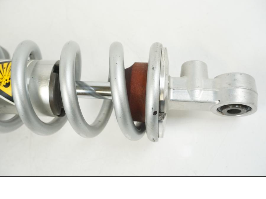 Baksidan på Stötdämpare från en Yamaha YZF 1000 R1 -2007 motorcykel.