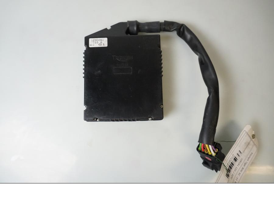 Framsidan på CDI / ECU från en Triumph Tiger 800 -2011 motorcykel.