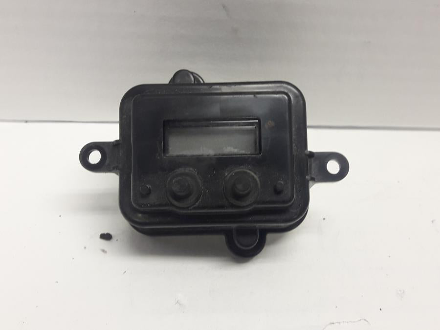 Framsidan på Klocka från en Triumph Tiger -1999 motorcykel.