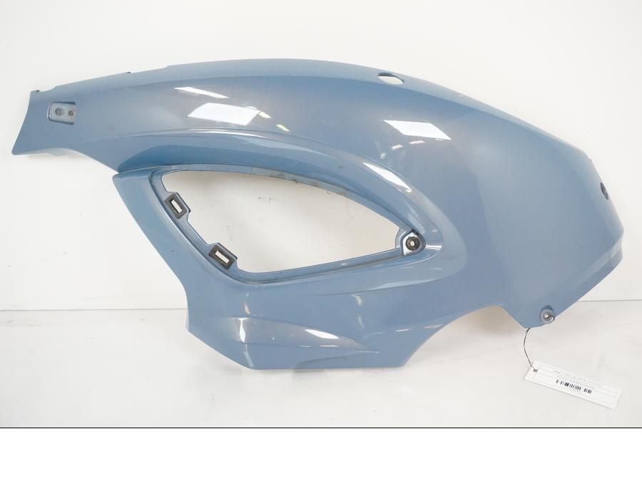 Framsidan på Sidkåpa från en BMW F 650 CS -2002 motorcykel.