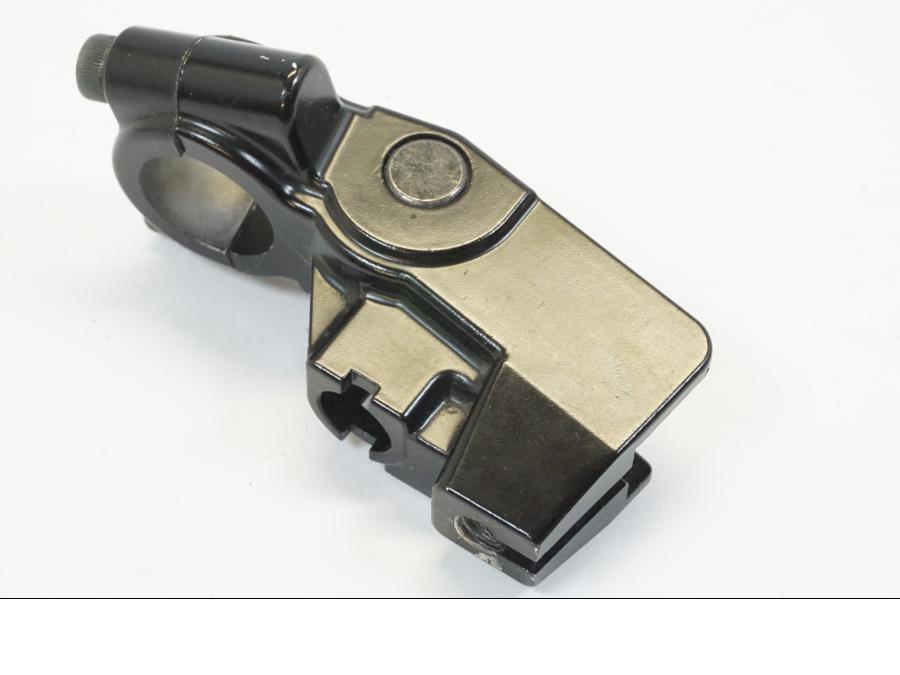 Höger sida på Kopplingsklo från en Triumph Sprint GT -2011 motorcykel.