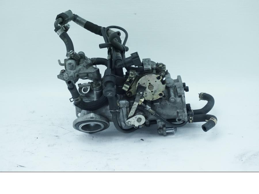 Baksidan på Spjällhus från en Kawasaki VN 1500 Classic Tourer -2001 motorcykel.