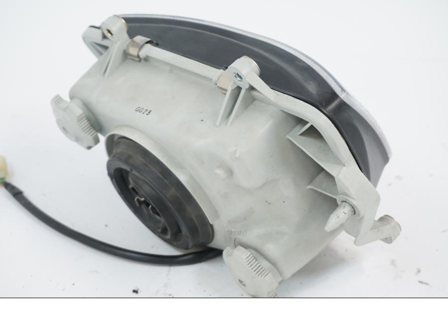 Vänster sida på Strålkastare från en Honda CBR 600 -1998 motorcykel.