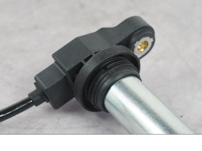 Vänster sida på Tändspole från en KTM 1290 Super Duke R -2022 motorcykel.