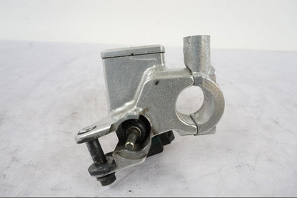 Höger sida på Kopplingshuvudcylinder från en Kawasaki VN 1500 -2003 motorcykel.