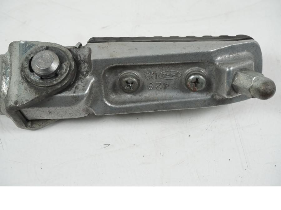 Extrabild2 på Fotpinne från en Kawasaki Z 750 -2006 motorcykel.