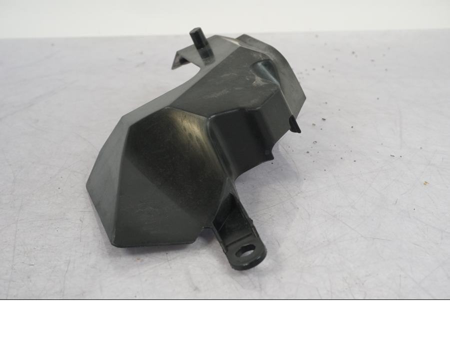 Höger sida på Värmeskydd från en Yamaha MT-09 SP -2018 motorcykel.