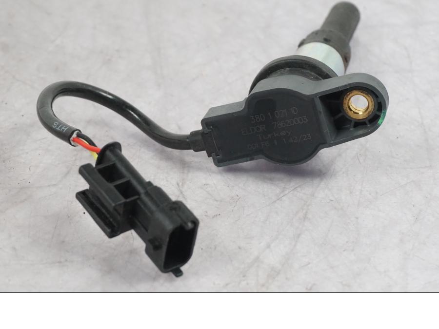 Snett uppifrån på Tändspole från en Ducati Multistrada V4 -2024 motorcykel.