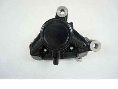 Höger sida på Bromshuvudcylinder från en Yamaha XVS 1100 -2003 motorcykel.