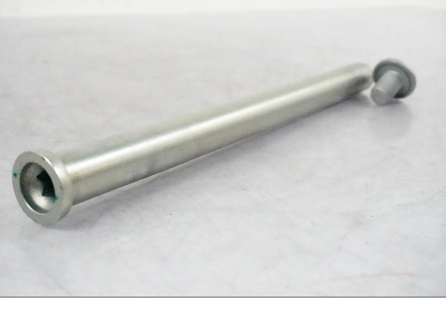 Baksidan på Axel från en BMW R 1250 GSA -2021 motorcykel.