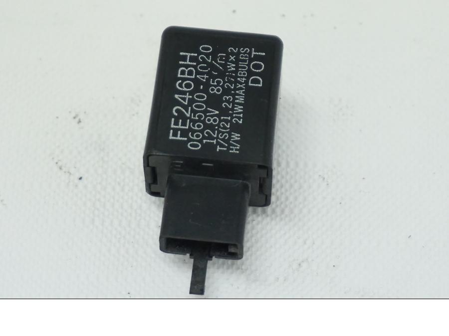 Framsidan på Blinkersrelä från en Yamaha TDM 850 -1998 motorcykel.