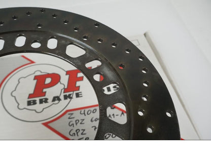 Snett uppifrån på Bromsskiva från en Kawasaki GTR 1000 -1993 motorcykel.