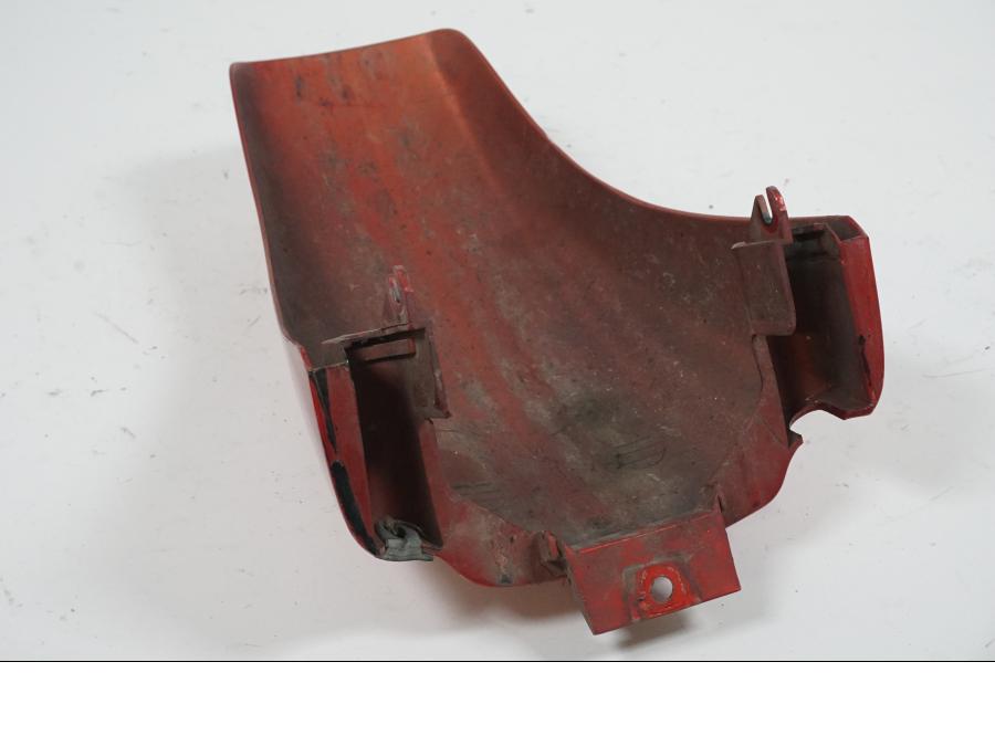 Snett nerifrån på Framskärm från en BMW K 75 -1991 motorcykel.