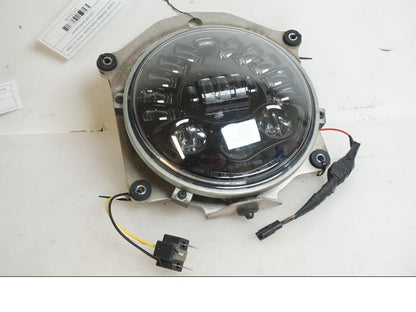 Framsidan på Strålkastare från en Indian Chieftain Dark Horse -2019 motorcykel.