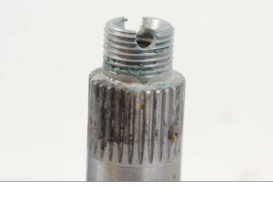 Vänster sida på Styrstolpe från en BMW K 1600 GTL -2015 motorcykel.