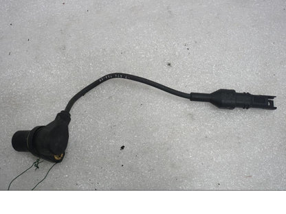 Framsidan på Kamaxelgivare från en BMW K 1300 R -2011 motorcykel.