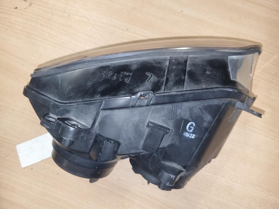 Höger sida på Strålkastare från en Yamaha YZF 1000 R1 -2005 motorcykel.