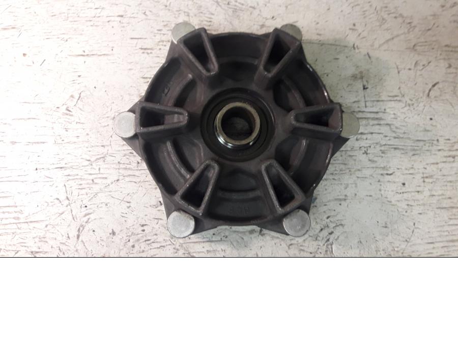 Baksidan på Drevfäste från en Honda CBR 1000 RR -2004 motorcykel.