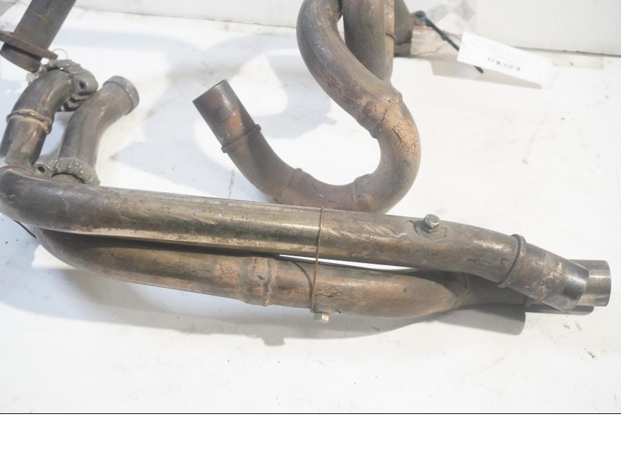 Höger sida på Grenrör från en Honda VFR 750 -1986 motorcykel.